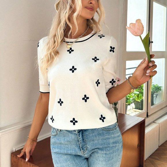 . Tops - Beige Preppy Womens Floral Pattern Striped Trim Knit Top